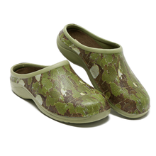 Load image into Gallery viewer, Green Camo Ladies Garden Clogs Backdoorshoes®