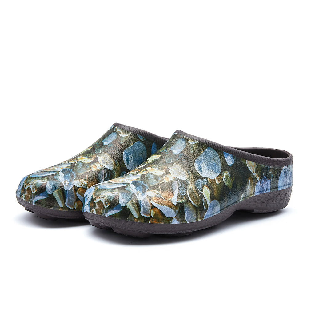 Backdoorshoes - Pebbles Chunky Tread Classic Men's Clogs 